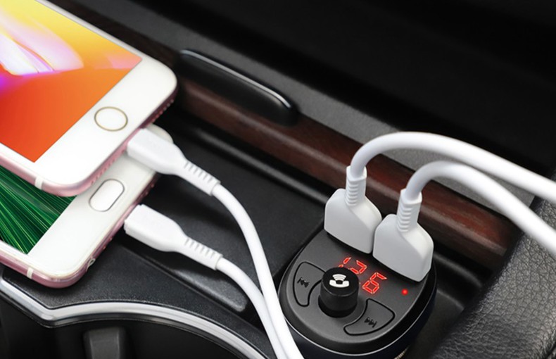 Pros and Cons of a USB Car Charger